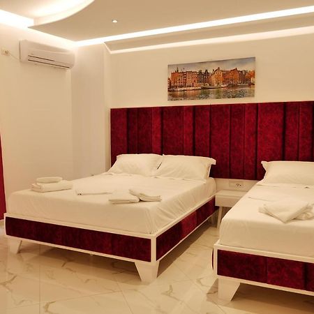 Lumi Hotel Sarande Bagian luar foto