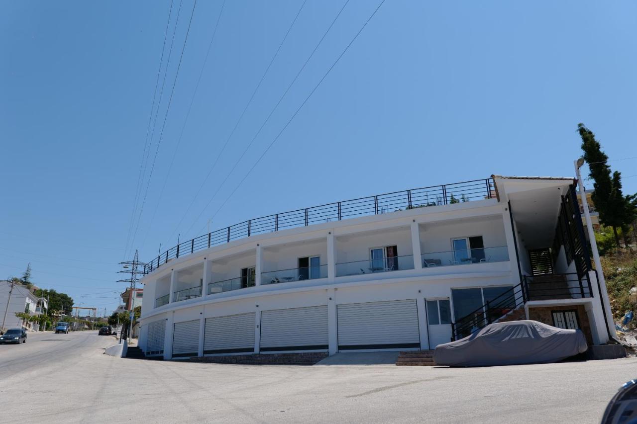 Lumi Hotel Sarande Bagian luar foto