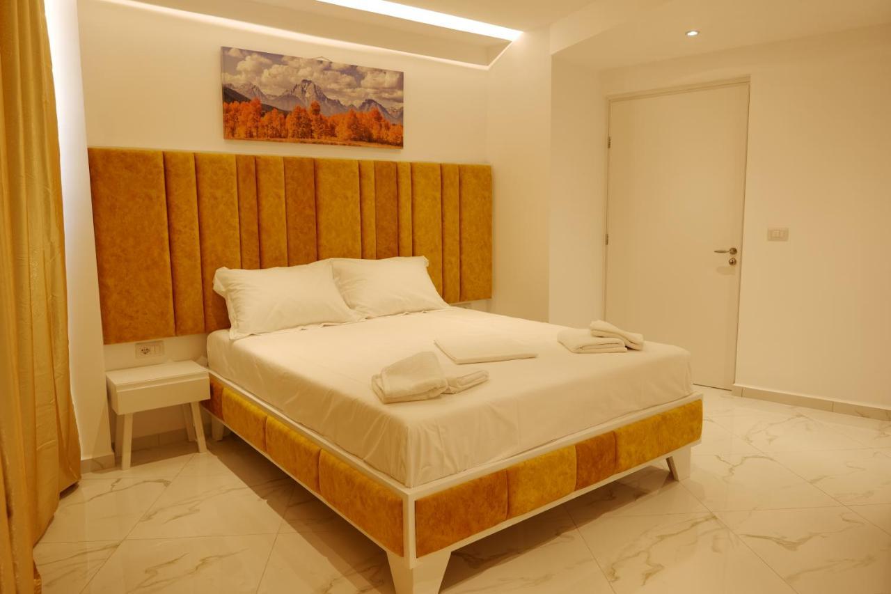 Lumi Hotel Sarande Bagian luar foto