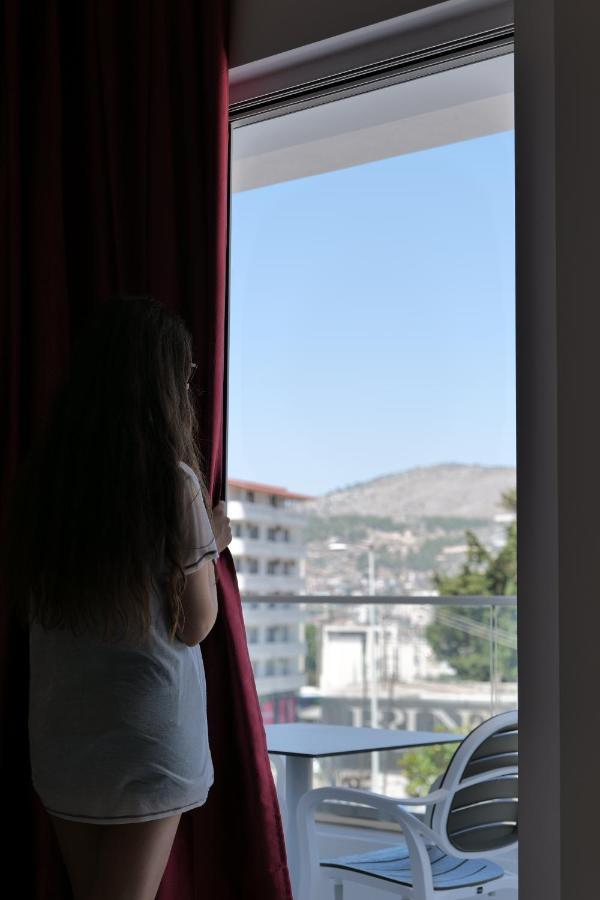Lumi Hotel Sarande Bagian luar foto