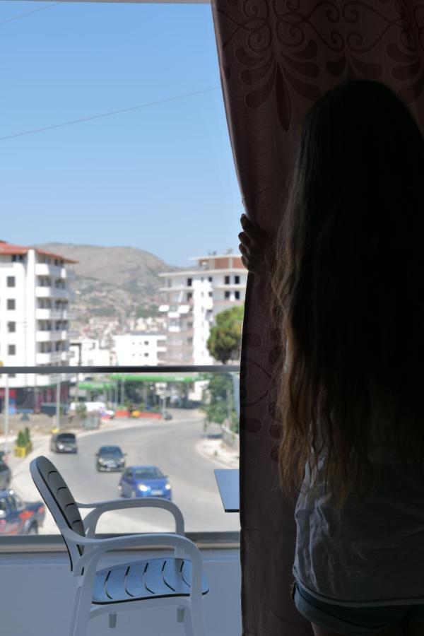 Lumi Hotel Sarande Bagian luar foto