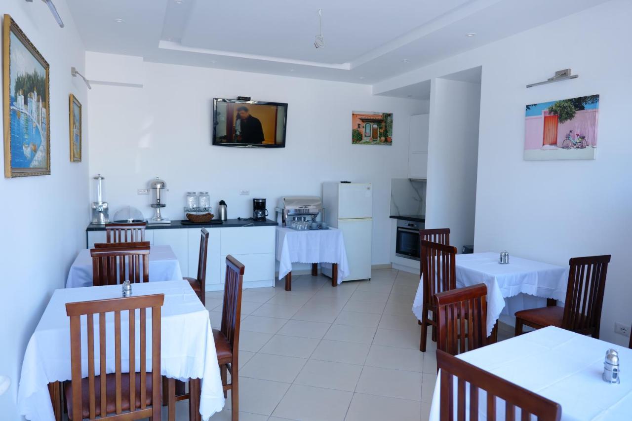 Lumi Hotel Sarande Bagian luar foto