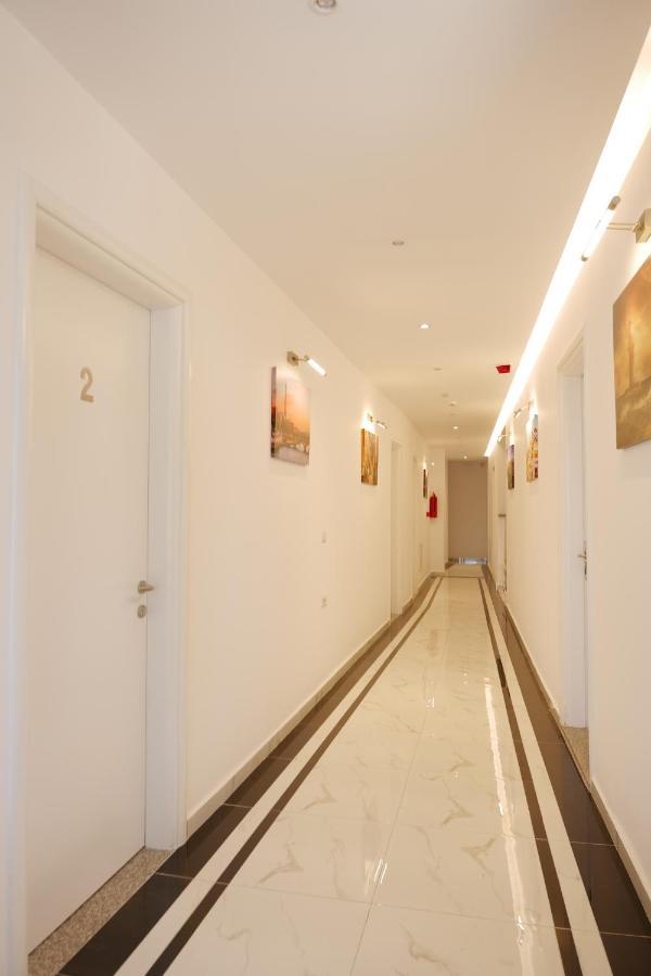 Lumi Hotel Sarande Bagian luar foto