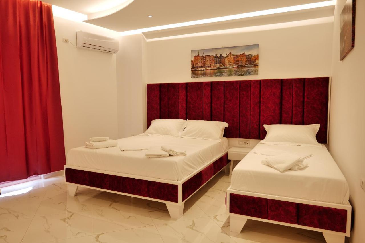 Lumi Hotel Sarande Bagian luar foto