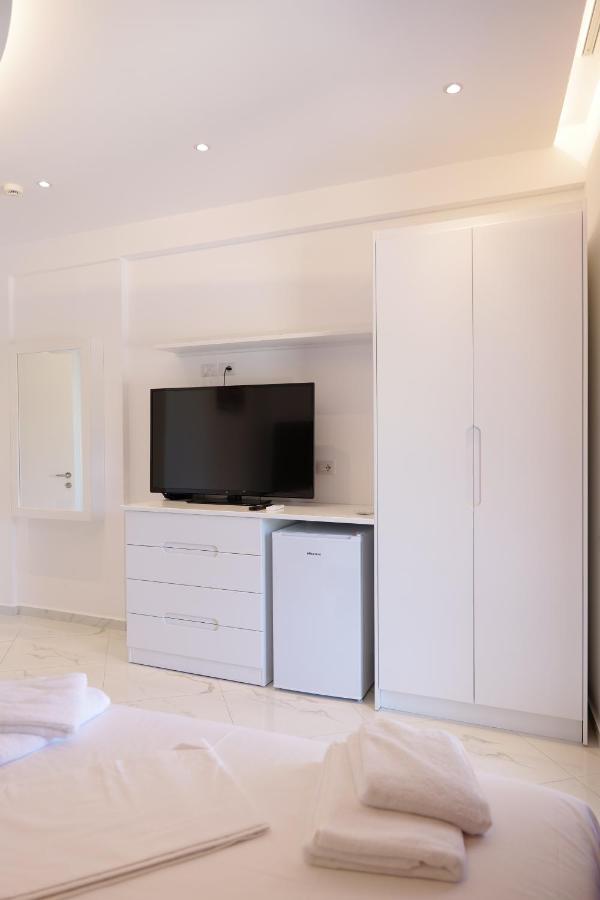 Lumi Hotel Sarande Bagian luar foto