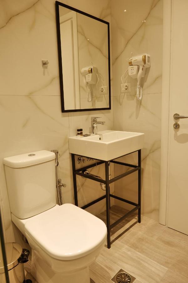 Lumi Hotel Sarande Bagian luar foto
