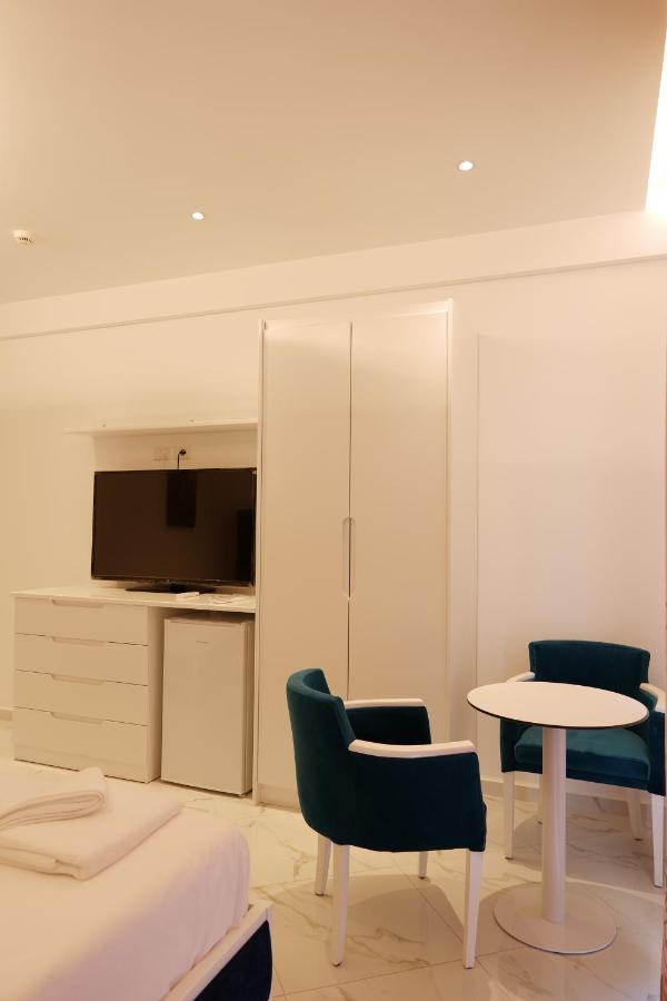 Lumi Hotel Sarande Bagian luar foto