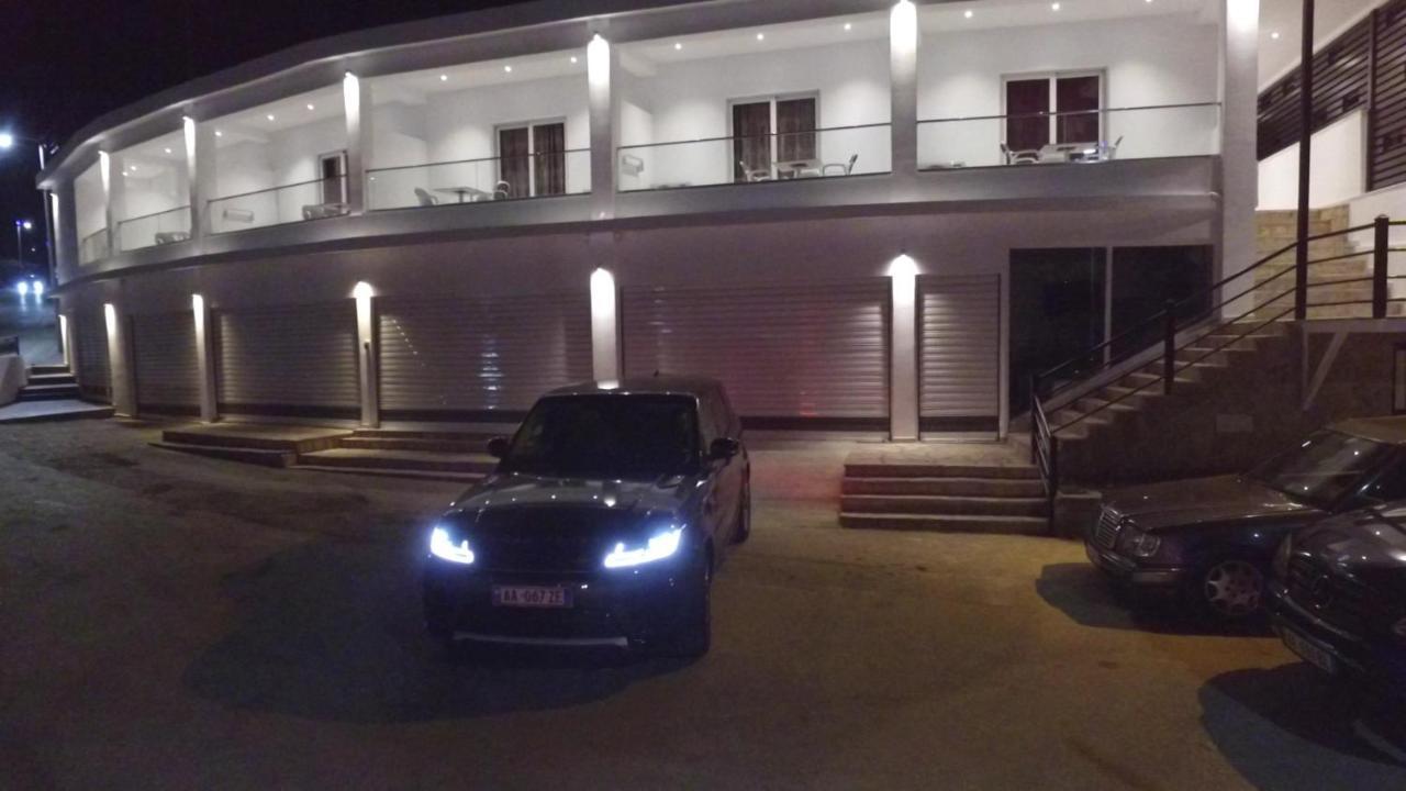 Lumi Hotel Sarande Bagian luar foto
